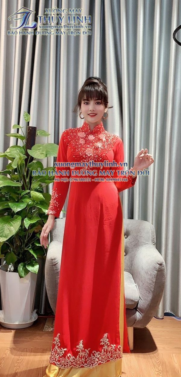 Áo dài đính đá và pha lê sang trọng dành cho hội nghị bà sui